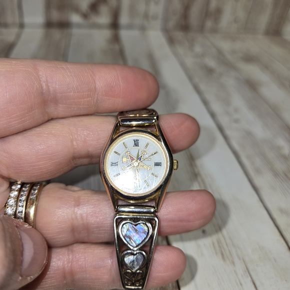 Bulova Abalone Heart Bracelet Watch – Gold Tone | Boho Vintage Style | Working main image 7